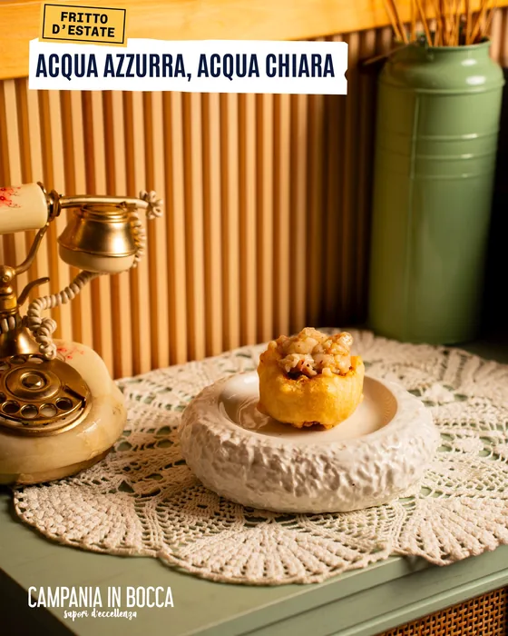 Acqua azzurra, acqua chiara: frittatina di pasta con crema cacio e pepe e tartare di gambero